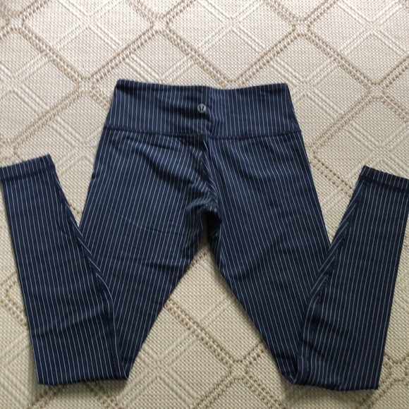PinStripe Inkwell Wunder Under Lululemon Full Length Legging 4, EUC - Picture 2 of 5